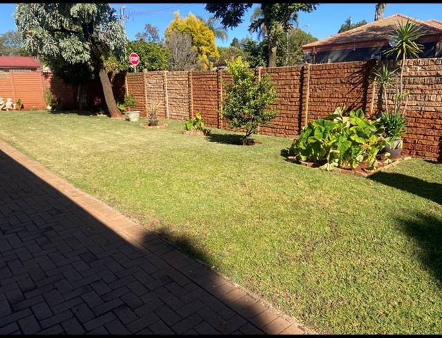 4 BEDROOM HOUSE FOR SALE IN THE ORCHARDS